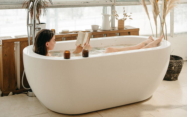 Solid Surface Bathtub
