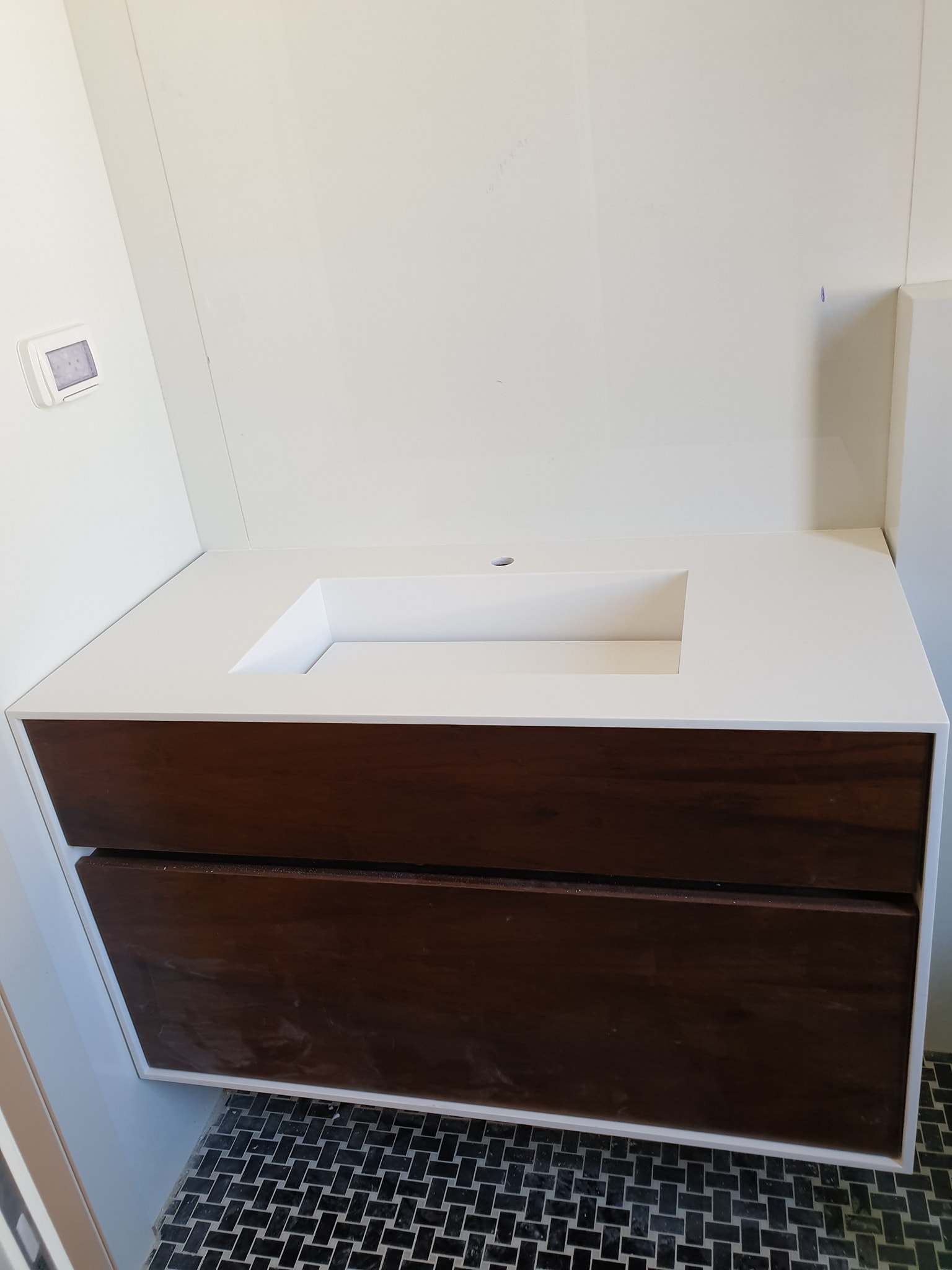 solid surface wash basin