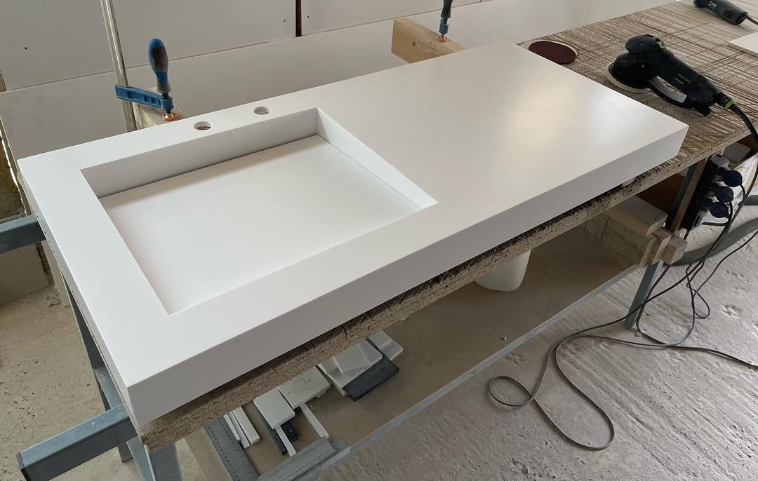 The Evolution And Innovation of Solid Surface Sinks in Modern Design