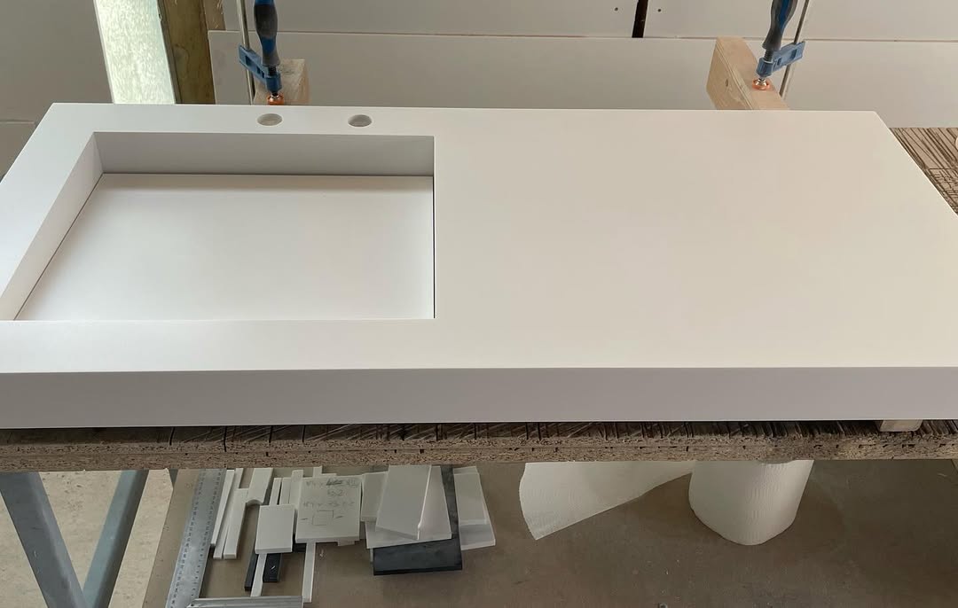 solid surface kitchen countertops